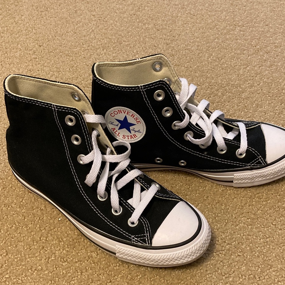 Converse high tops women’s size 6.5 (men’s size 5) new without tags